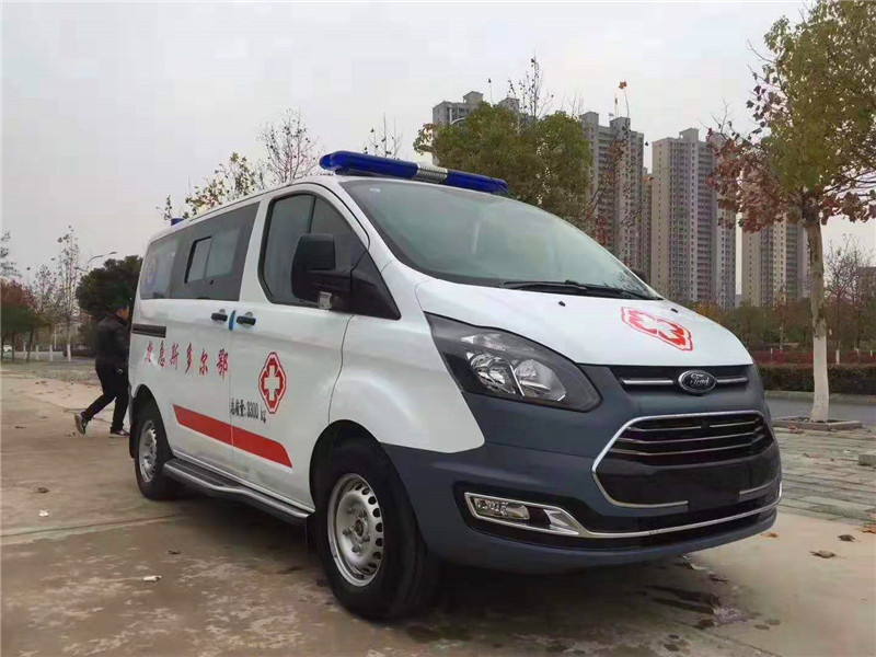 福特新全順V362短軸低頂監(jiān)護型救護車（汽油）