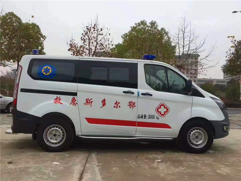 福特新全順V362短軸低頂監(jiān)護(hù)型救護(hù)車（汽油）